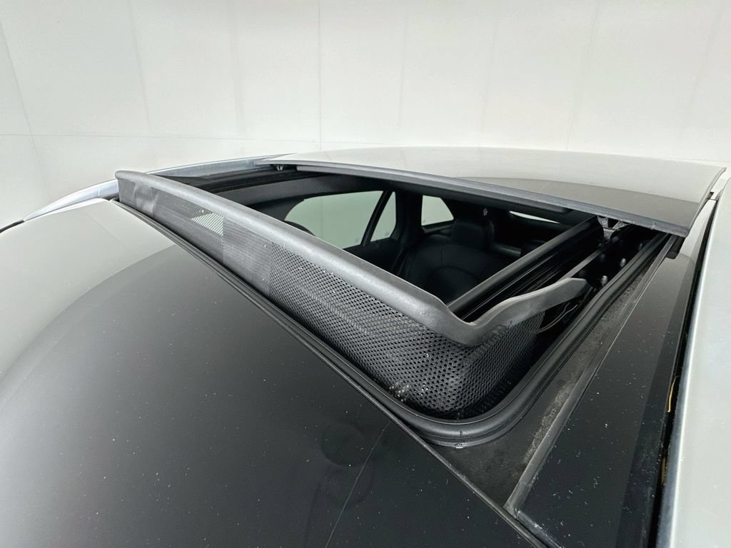Used 2022 Mercedes-Benz GLC 300 4MATIC image 12