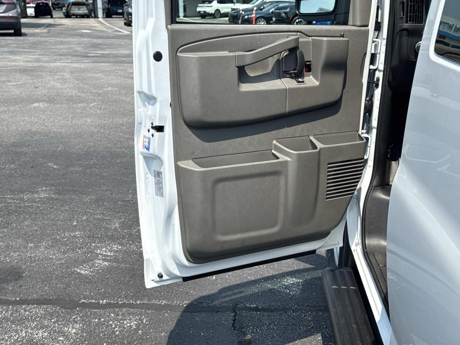 New 2026 Chevrolet Express 3500 LS w/ Chrome Appearance Package RWD image 15