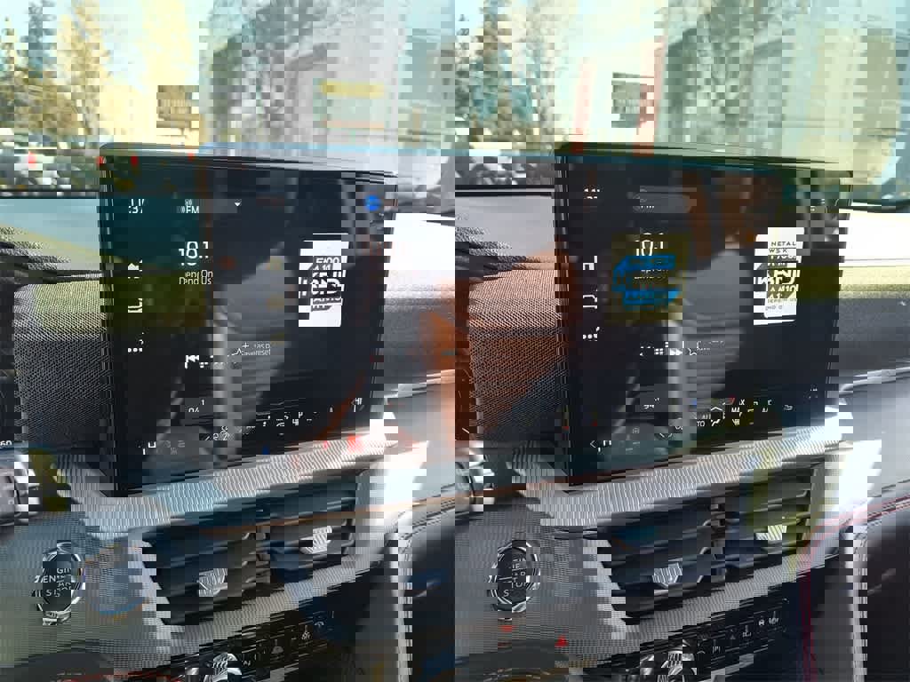 Used 2025 Ford Explorer ST-Line w/ Premium Package image 16