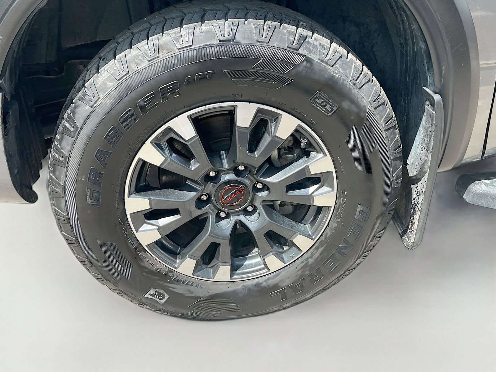 Used 2024 Nissan Titan PRO-4X w/ Pro-4x Convenience Package image 32