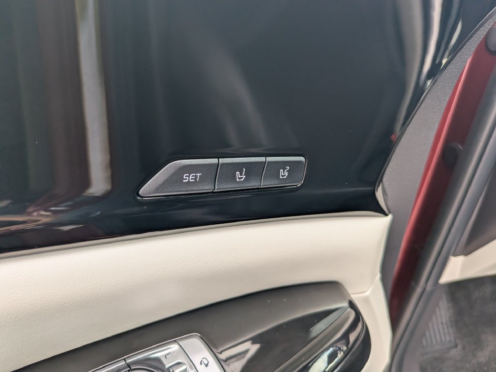 Certified 2024 Kia Carnival SX FWD image 21
