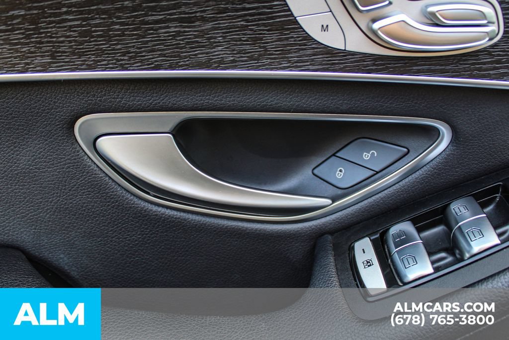 Used 2021 Mercedes-Benz GLC 300 4MATIC w/ Premium Package image 39