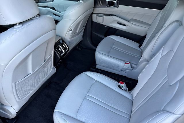 Certified 2023 Kia Sorento SX Prestige w/ Panoramic Sunroof Package AWD/4WD image 15