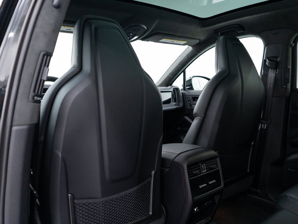 Certified 2026 Porsche Cayenne GTS AWD/4WD image 23