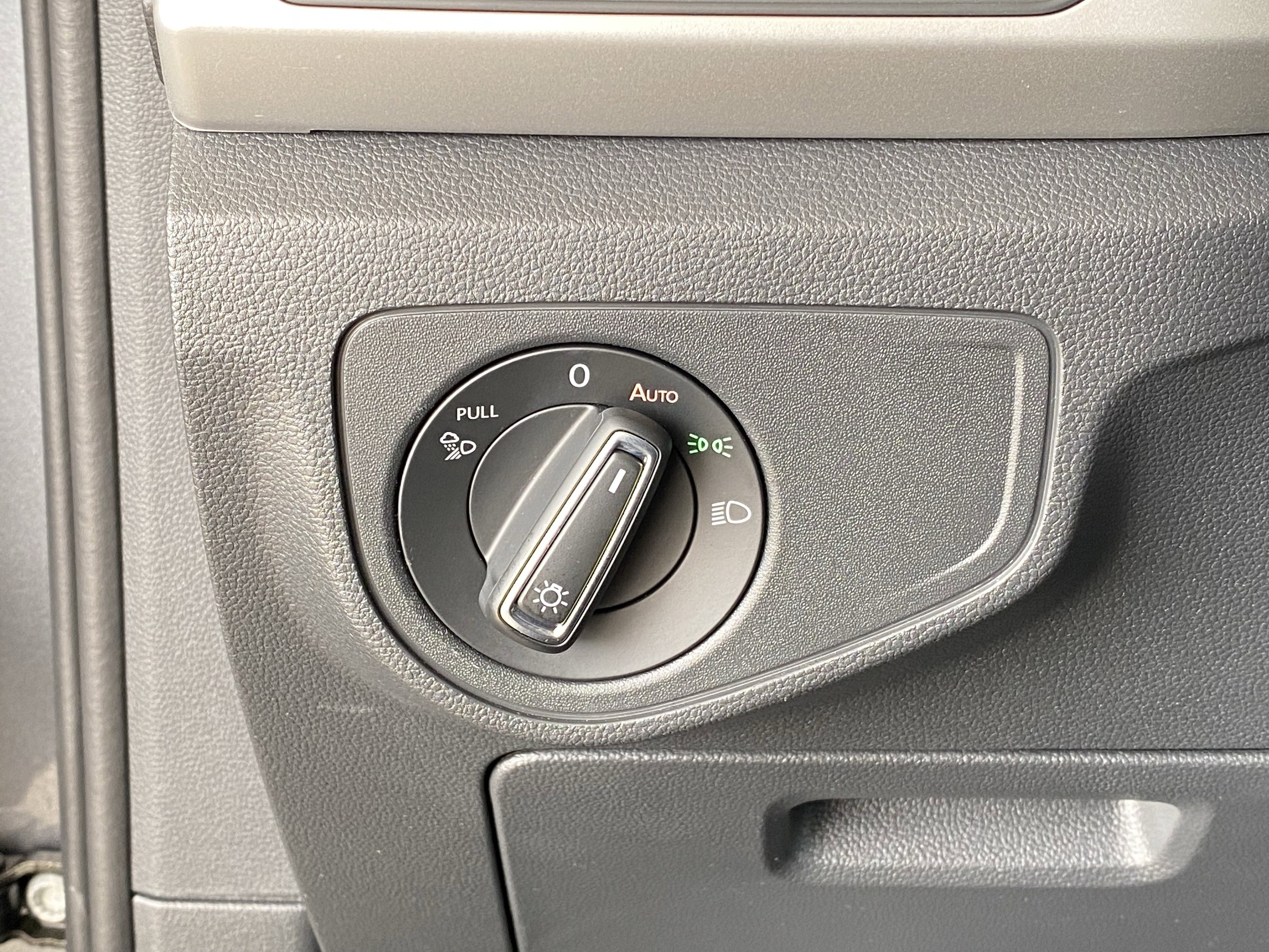 Certified 2023 Volkswagen Atlas SE image 38