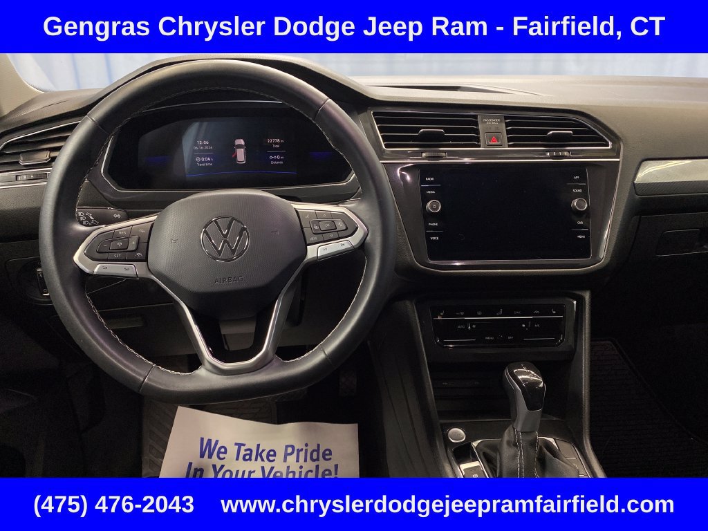 Used 2023 Volkswagen Tiguan SE AWD/4WD image 30