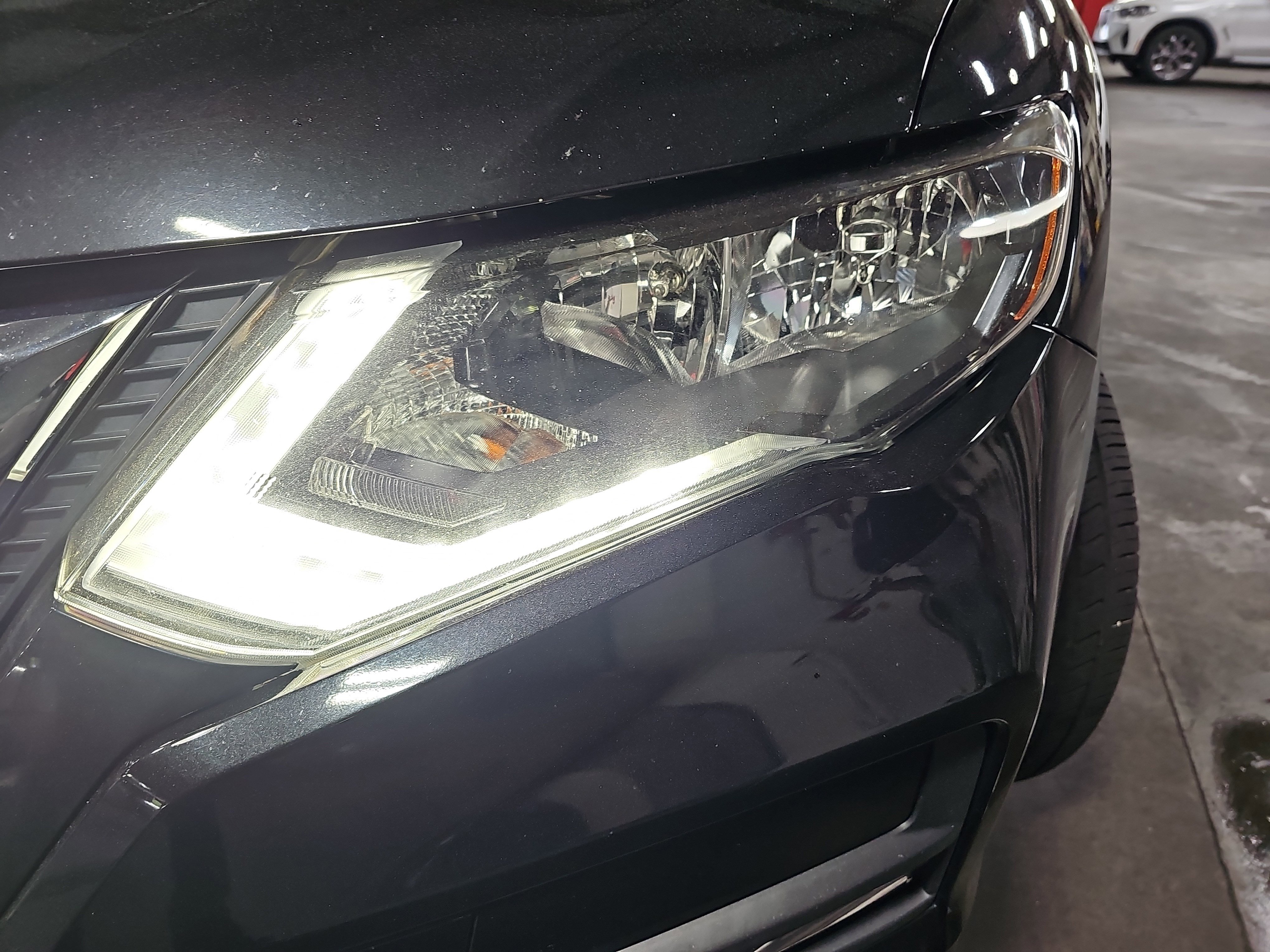 Used 2018 Nissan Rogue SL FWD image 31