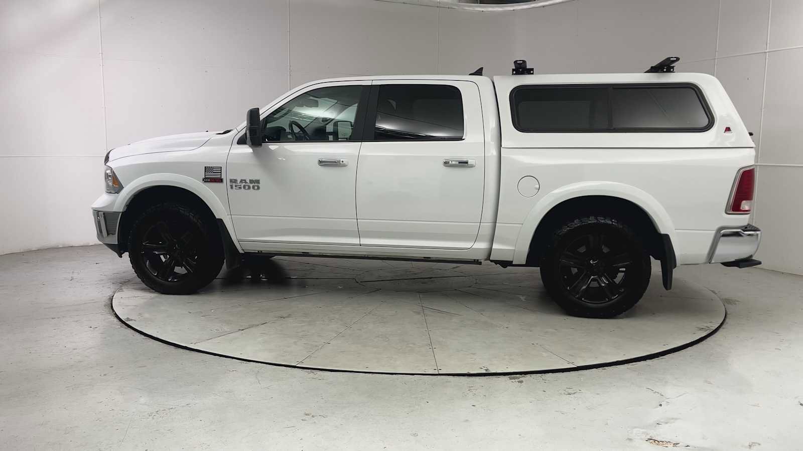 Used 2018 RAM 1500 Laramie w/ Convenience Group AWD/4WD image 4