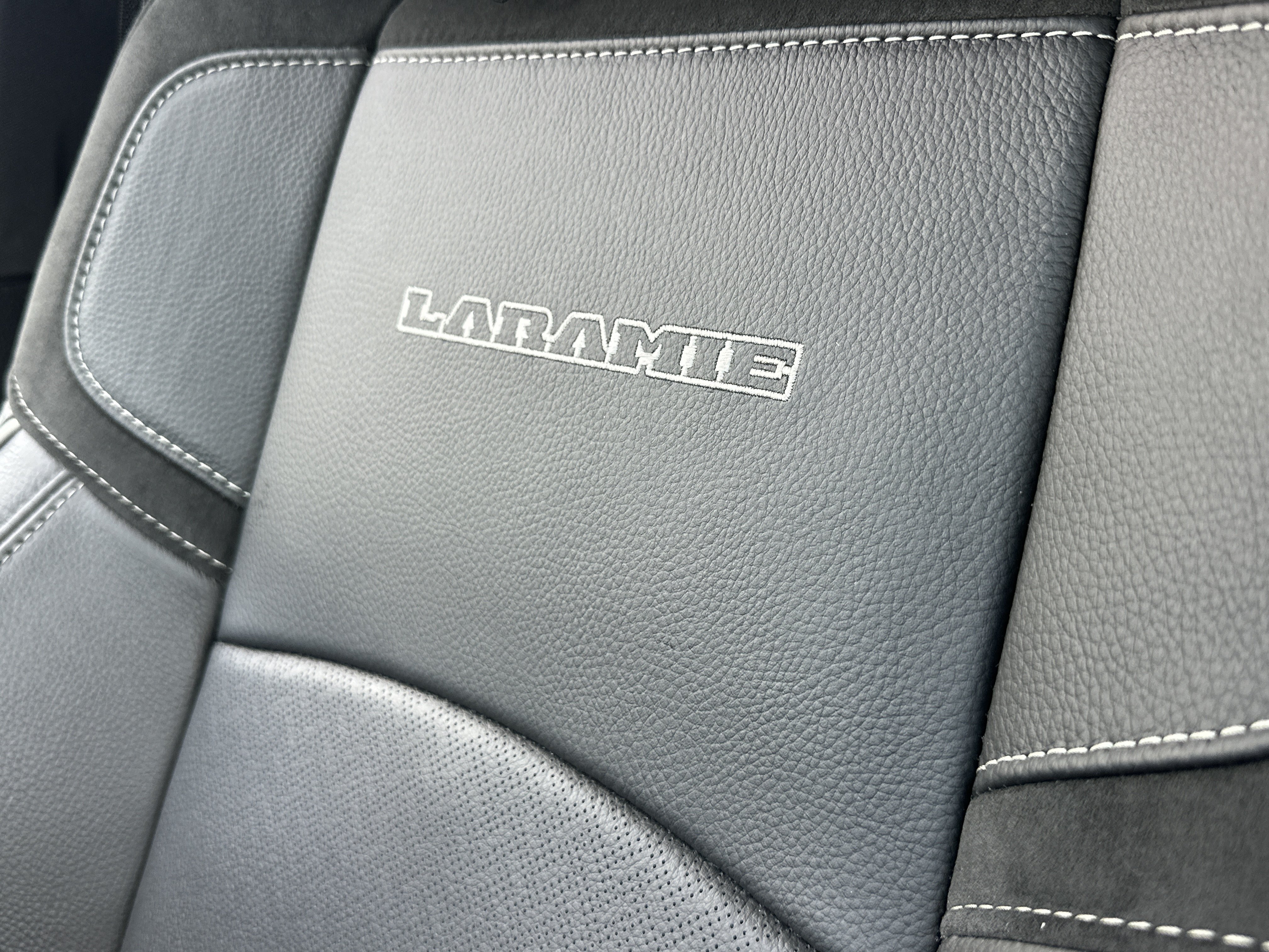 New 2027 RAM 2500 Laramie AWD/4WD image 4