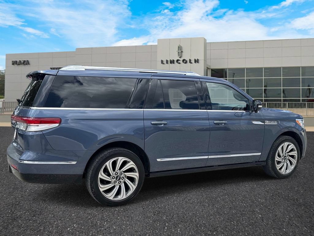 Certified 2022 Lincoln Navigator L Reserve AWD/4WD image 3