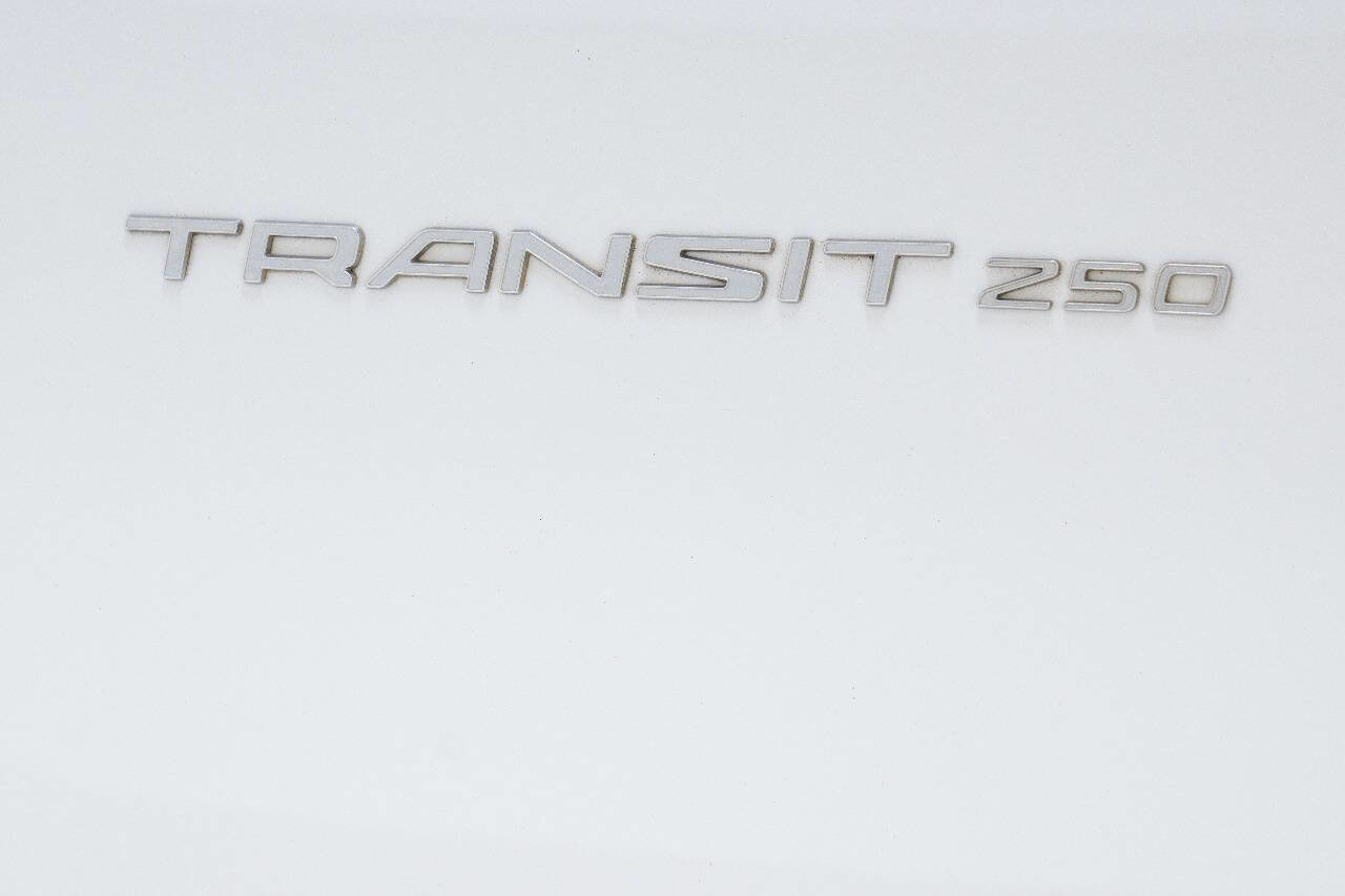 Used 2020 Ford Transit 250 250 3dr SWB Medium Roof Cargo image 17