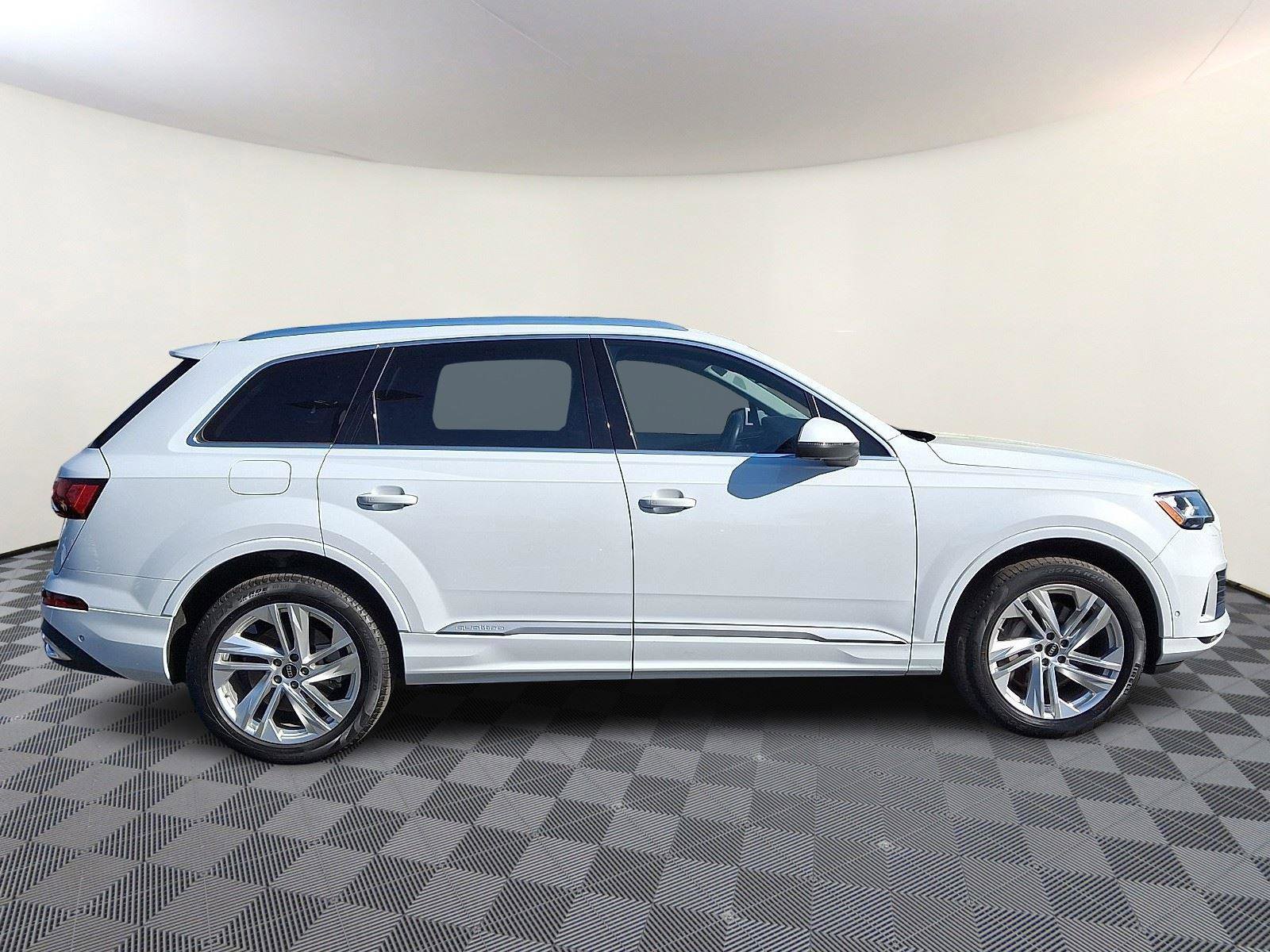 Used 2023 Audi Q7 3.0T Premium Plus w/ Premium Plus Package image 7