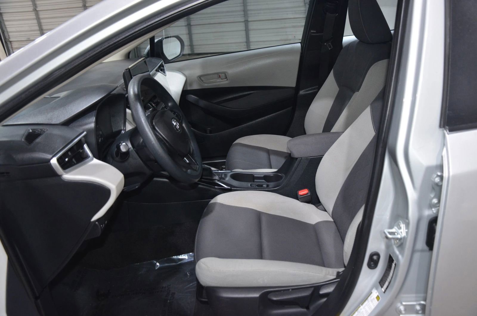 Used 2024 Toyota Corolla LE image 8