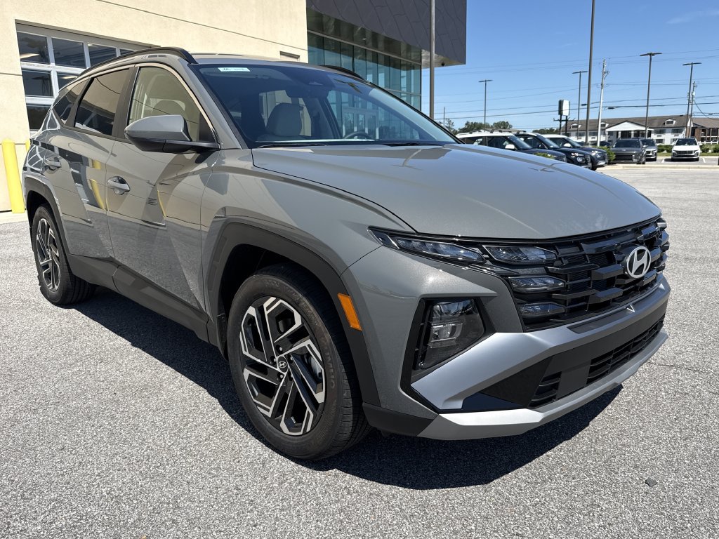 New 2026 Hyundai Tucson SEL Plus FWD image 2