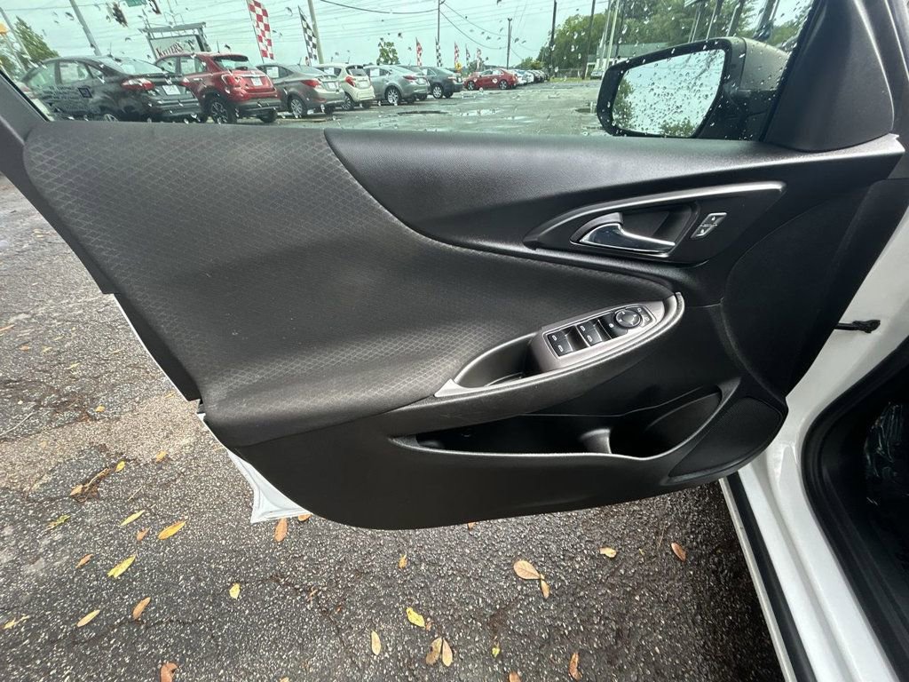 Used 2022 Chevrolet Malibu LS FWD image 12