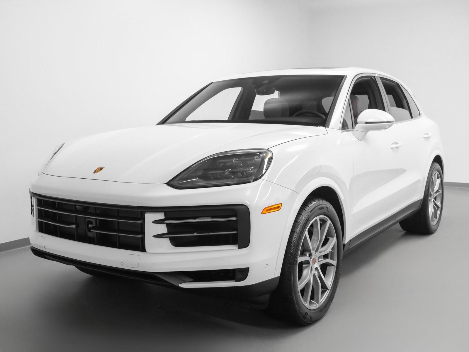 Used 2025 Porsche Cayenne image 6