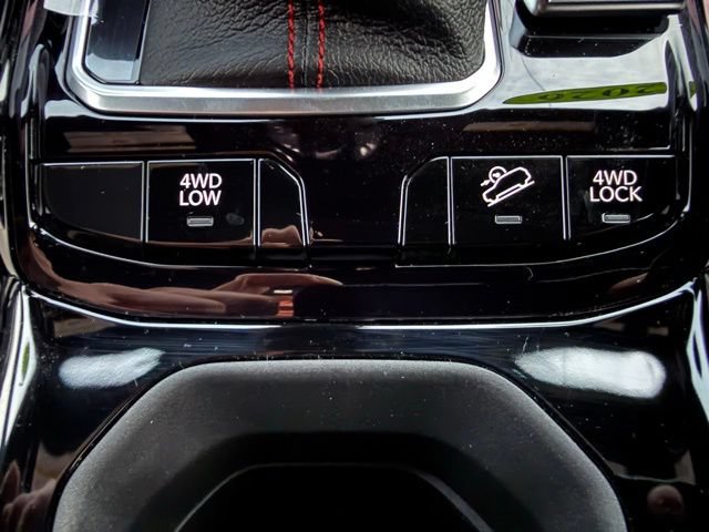 New 2026 Jeep Compass Trailhawk w/ Sun, Sound & Navigation Group AWD/4WD image 28