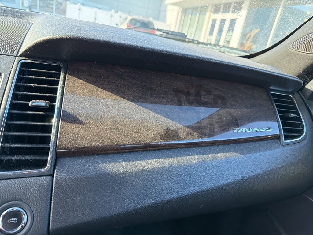 Used 2016 Ford Taurus Limited w/ Driver Assist Package image 21