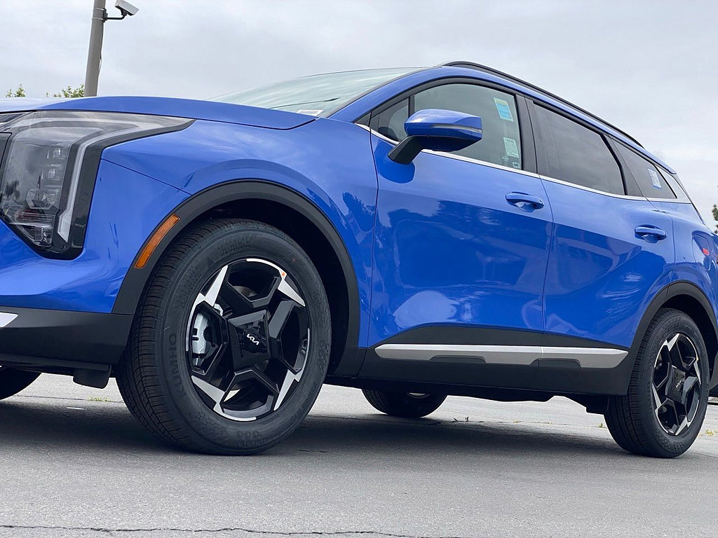 New 2026 Kia Sportage EX FWD image 10