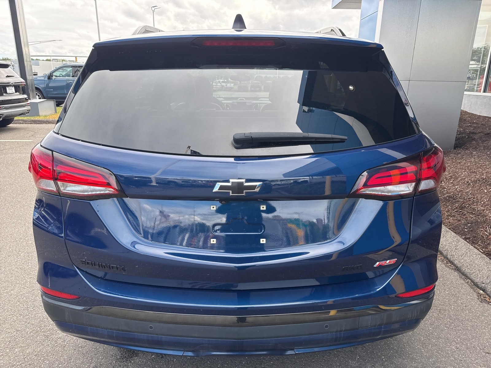 Used 2023 Chevrolet Equinox RS w/ RS Leather Package image 7