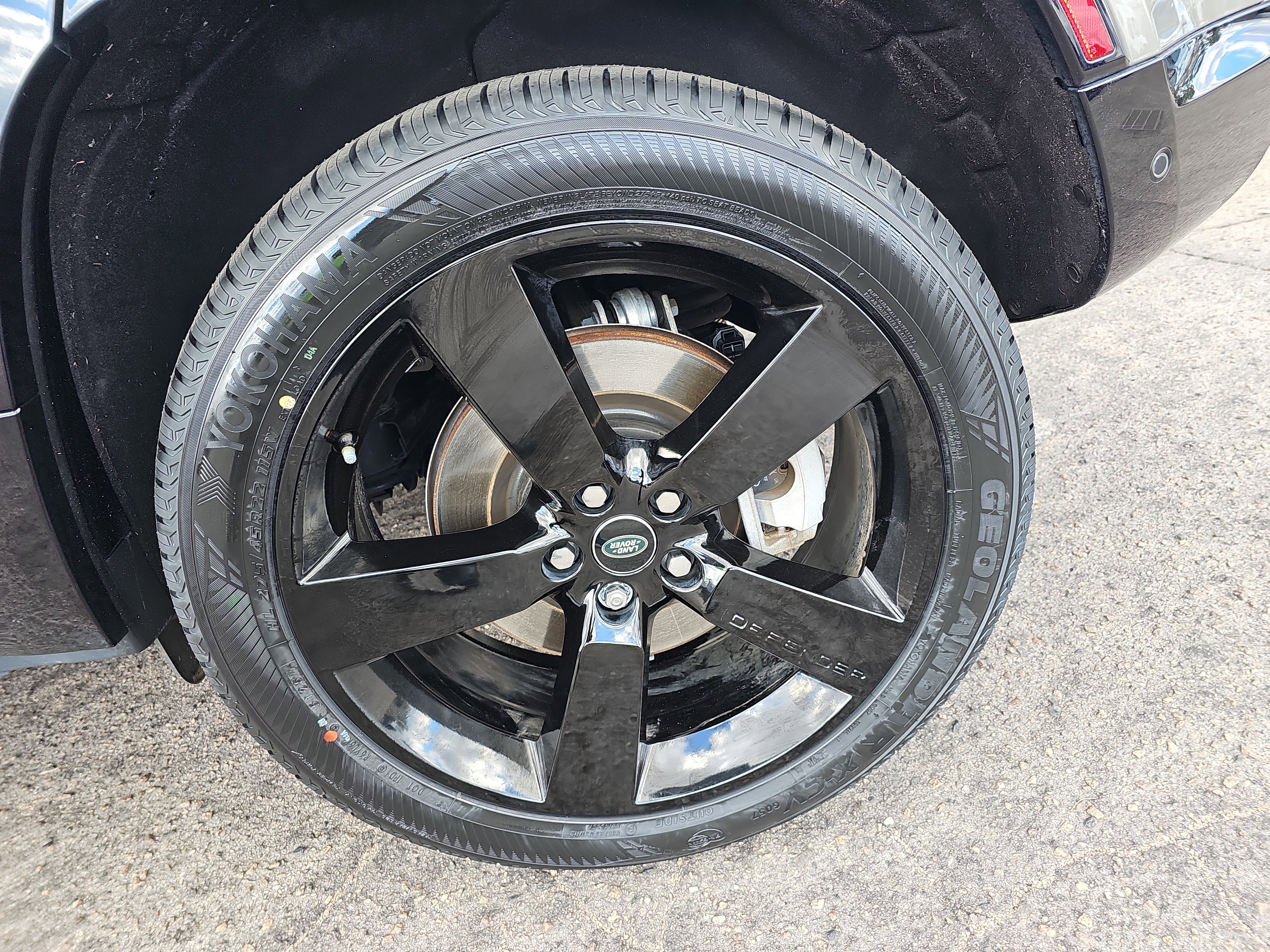 Used 2024 Land Rover Defender 110 X-Dynamic SE image 35