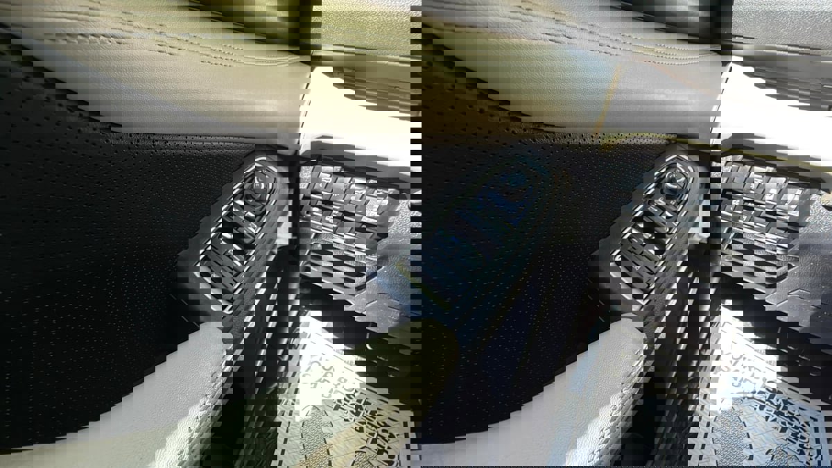 Used 2022 Subaru Ascent Limited image 21