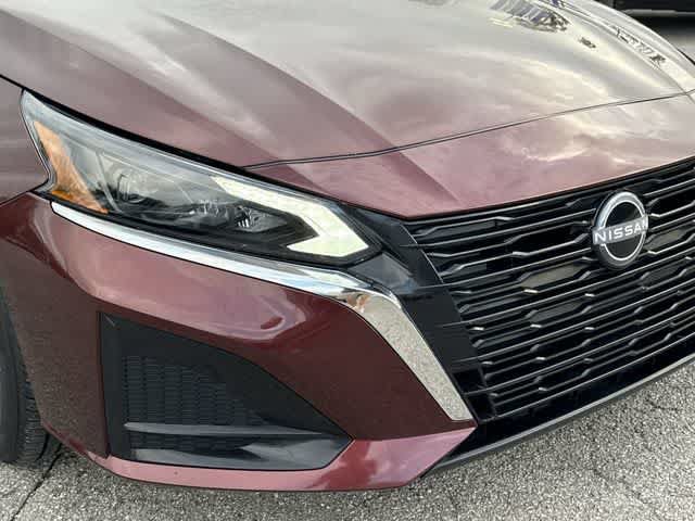 Used 2025 Nissan Altima 2.5 SV FWD image 10