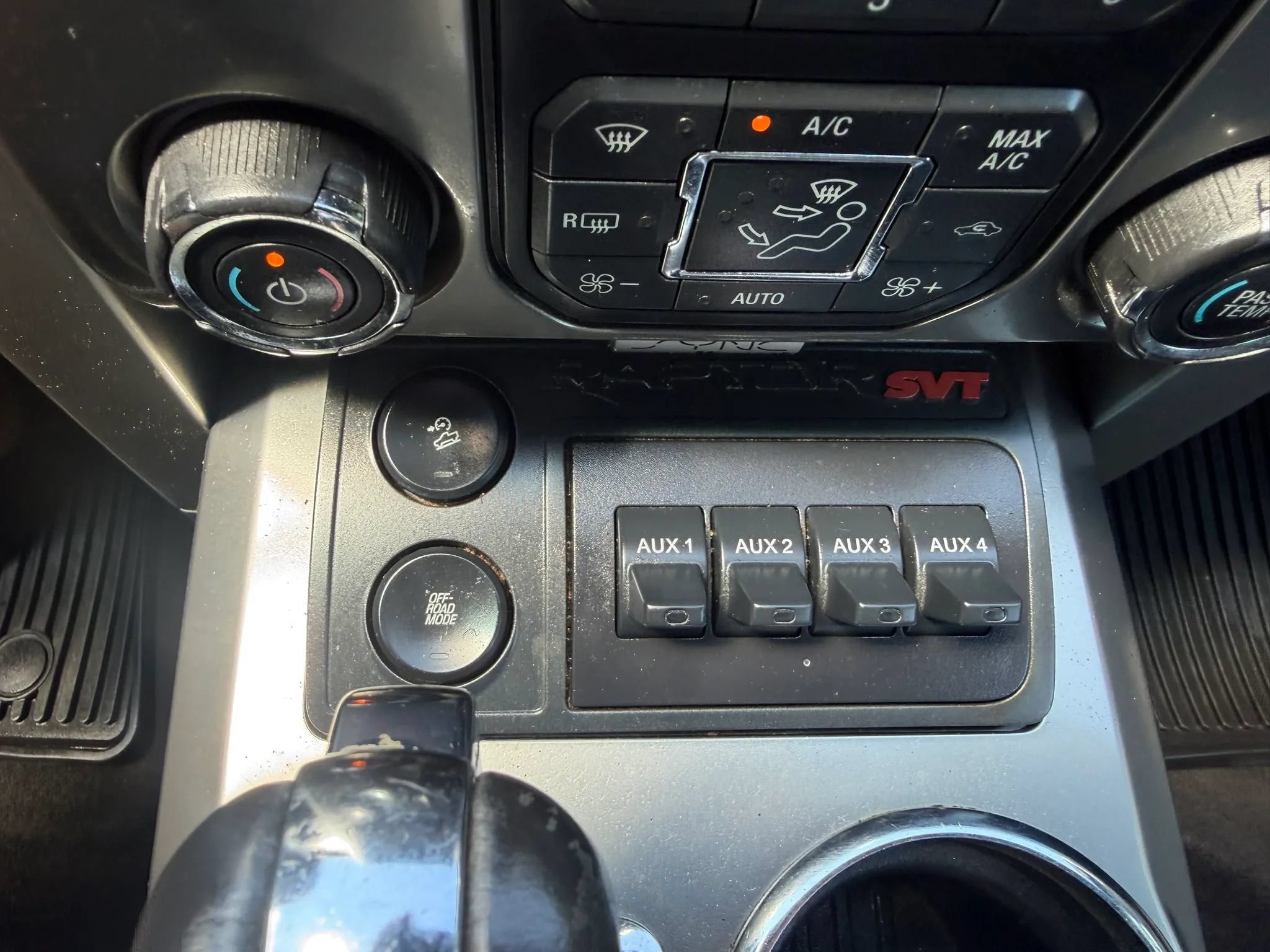 Used 2013 Ford F150 Raptor w/ Luxury Equipment Group AWD/4WD image 21