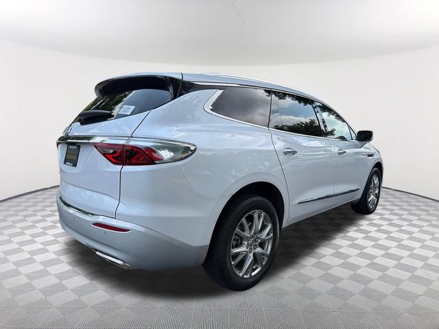 Used 2024 Buick Enclave Essence w/ Experience Buick Package FWD image 5
