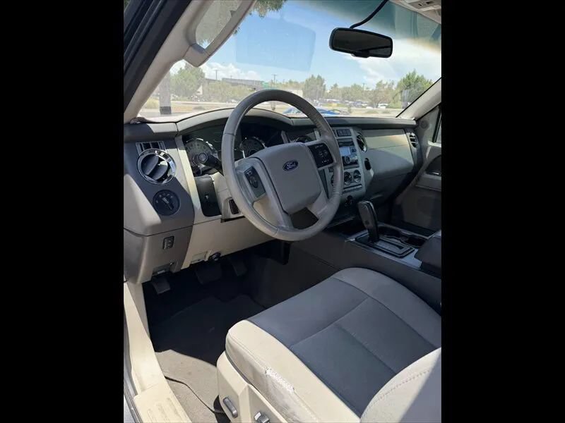 Used 2011 Ford Expedition EL XLT RWD image 8