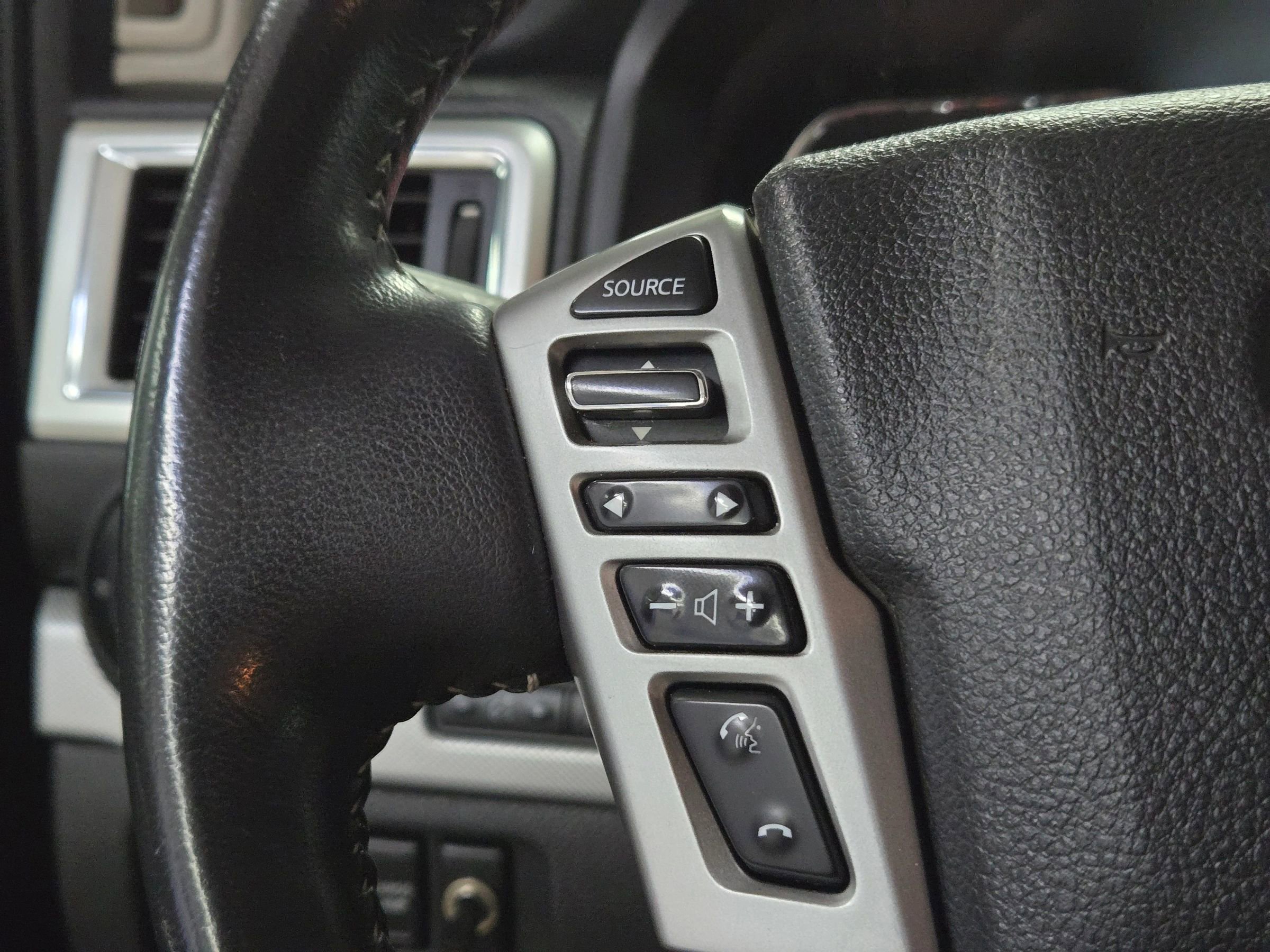Used 2016 Nissan Titan PRO-4X w/ Pro-4x Convenience Package AWD/4WD image 42