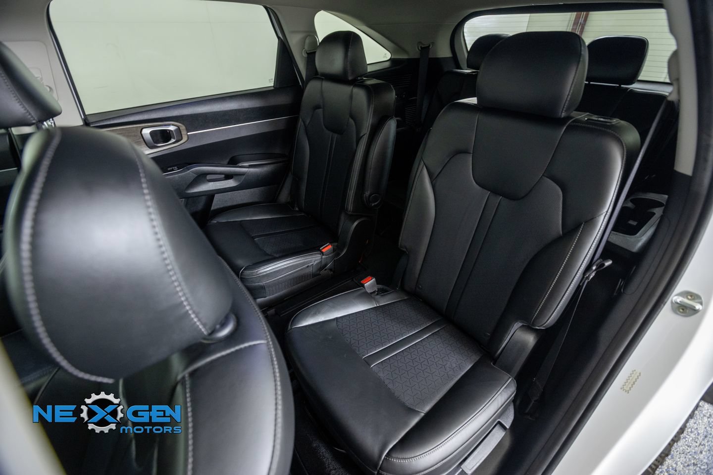 Used 2021 Kia Sorento EX w/ EX AWD X-Line Package image 34