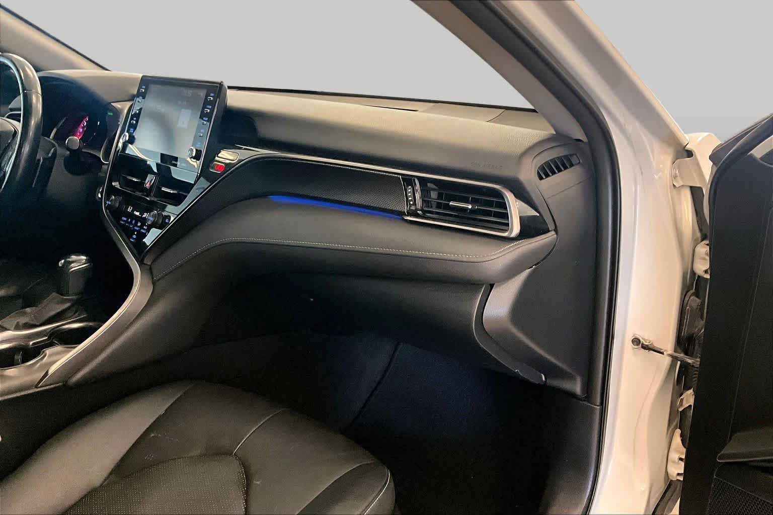 Used 2022 Toyota Camry XSE FWD image 16