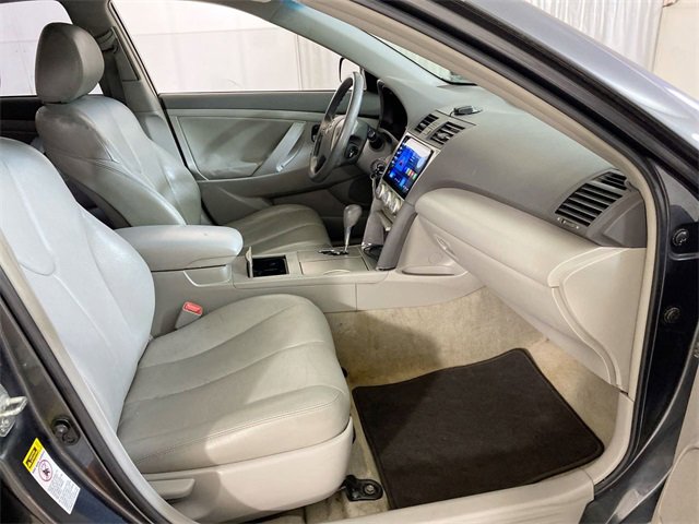 Used 2011 Toyota Camry LE image 35
