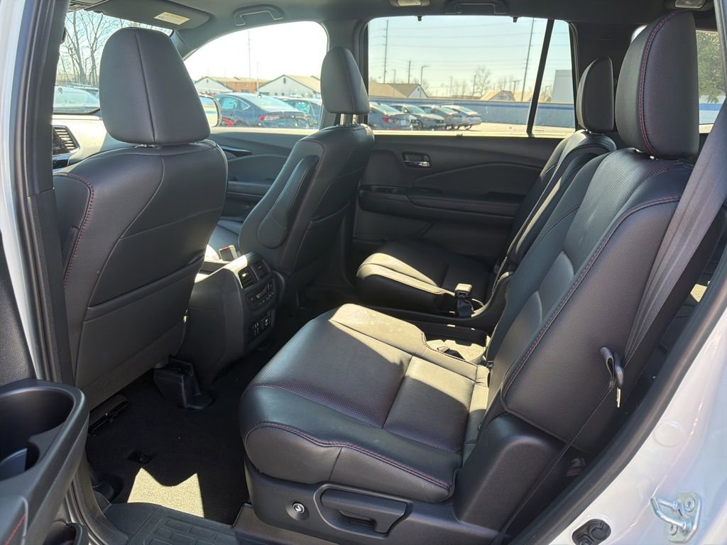Certified 2021 Honda Pilot Black Edition image 19