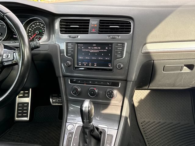 Used 2017 Volkswagen Golf Alltrack SE AWD/4WD image 10
