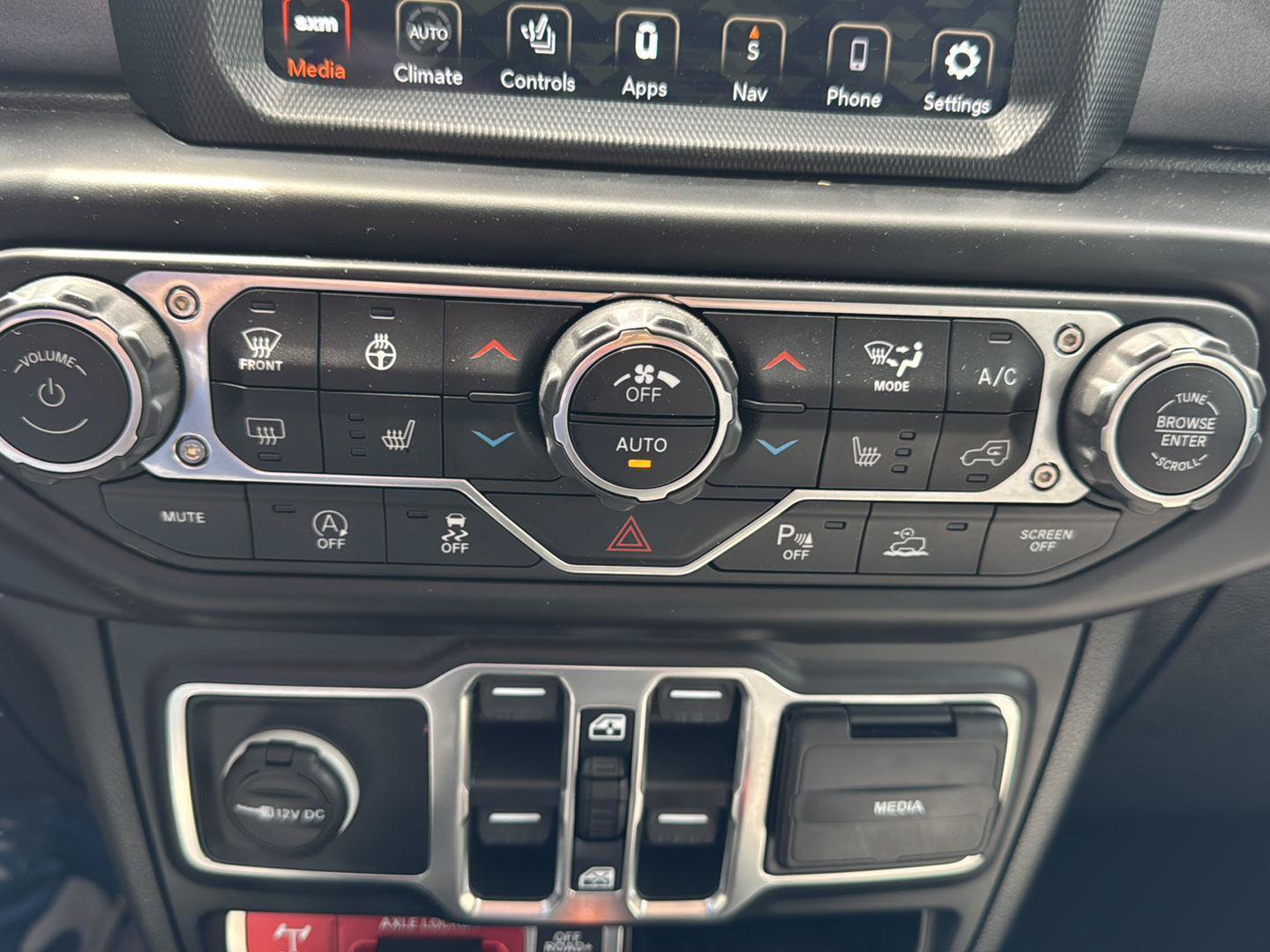 Used 2021 Jeep Gladiator Mojave AWD/4WD image 17