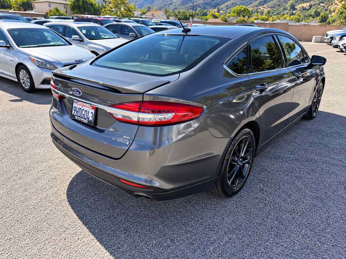 Used 2018 Ford Fusion SE w/ Equipment Group 601A FWD image 6
