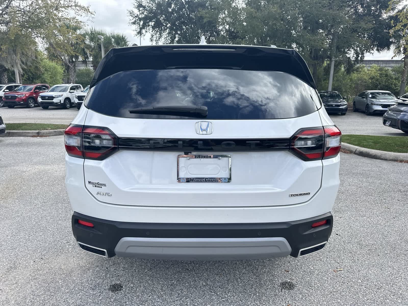 Certified 2025 Honda Pilot Touring image 5