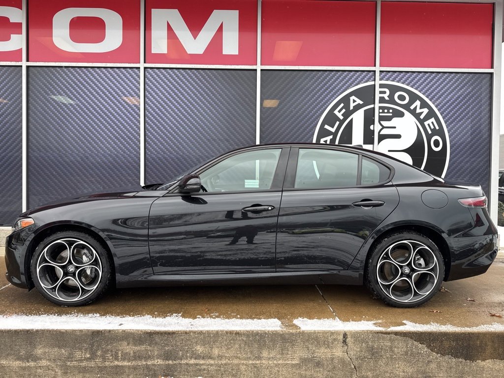 New 2025 Alfa Romeo Giulia image 9