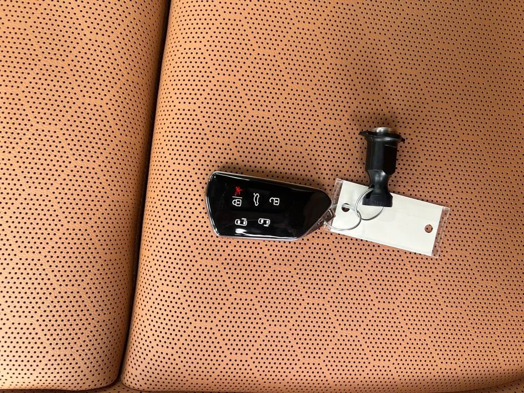 New 2025 Volkswagen ID. Buzz Pro S image 31