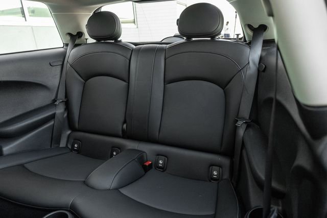 Used 2019 MINI Cooper 2-Door Hardtop image 12