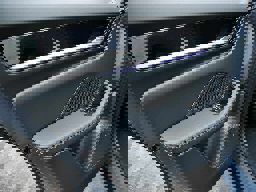 New 2025 Porsche Macan 4S Electric image 14