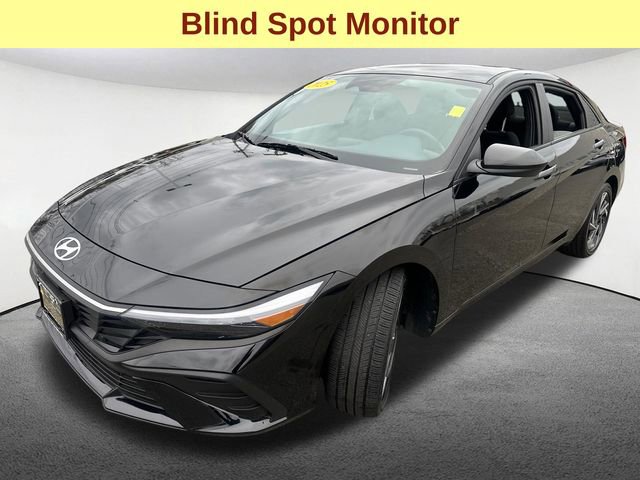 Used 2025 Hyundai Elantra SEL image 5