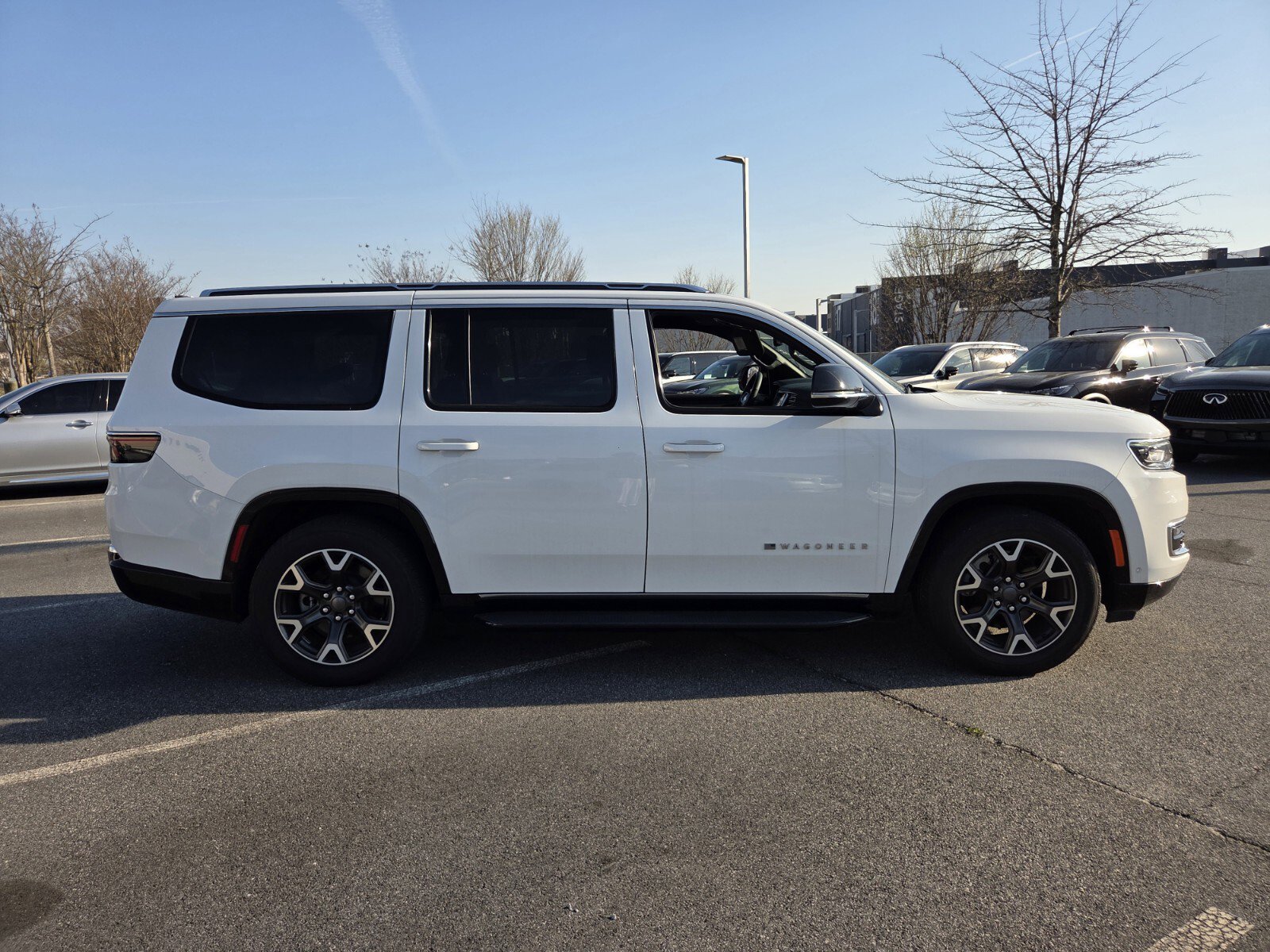Used 2024 Jeep Wagoneer Series III AWD/4WD image 5