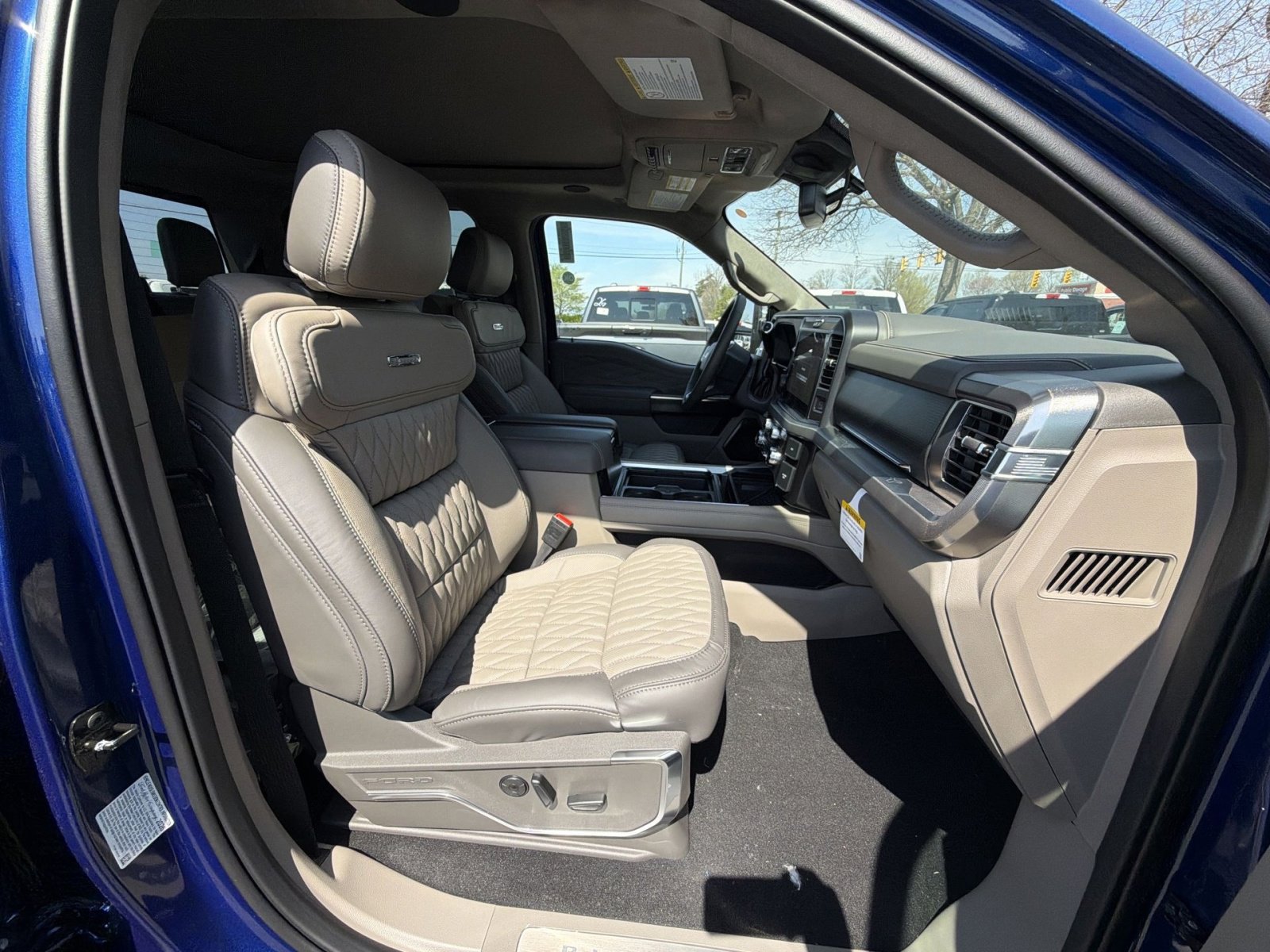 New 2026 Ford F450 Platinum w/ Platinum Plus Package image 28