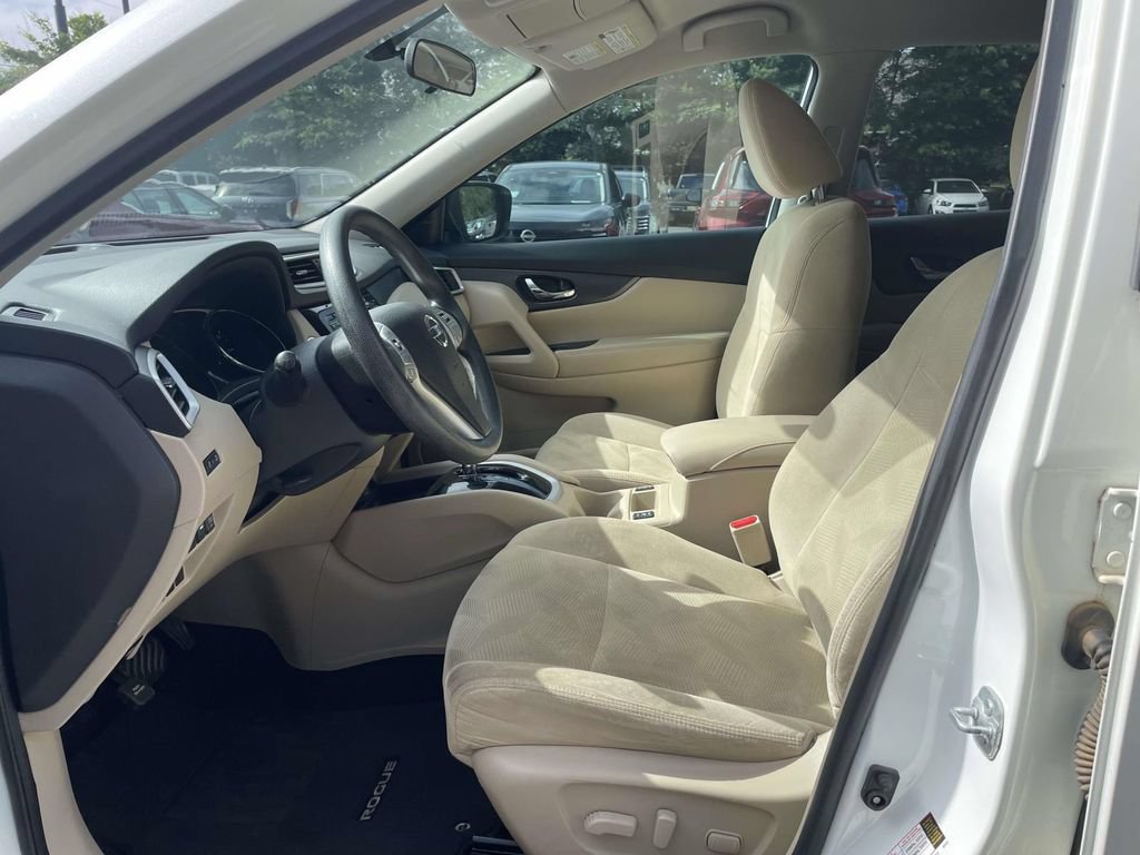 Used 2016 Nissan Rogue SV w/ SV Premium Package FWD image 16
