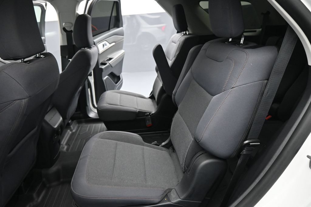 Certified 2025 Ford Explorer Active RWD image 19