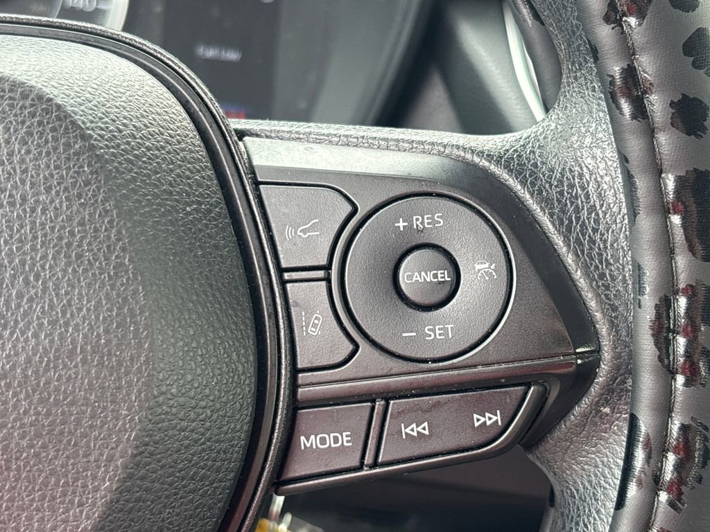 Used 2022 Toyota Corolla LE FWD image 19