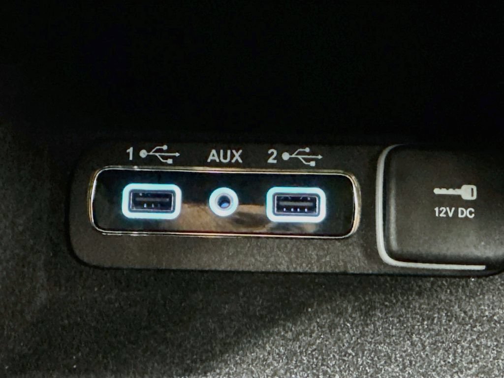 Used 2020 Jeep Grand Cherokee Laredo AWD/4WD image 18